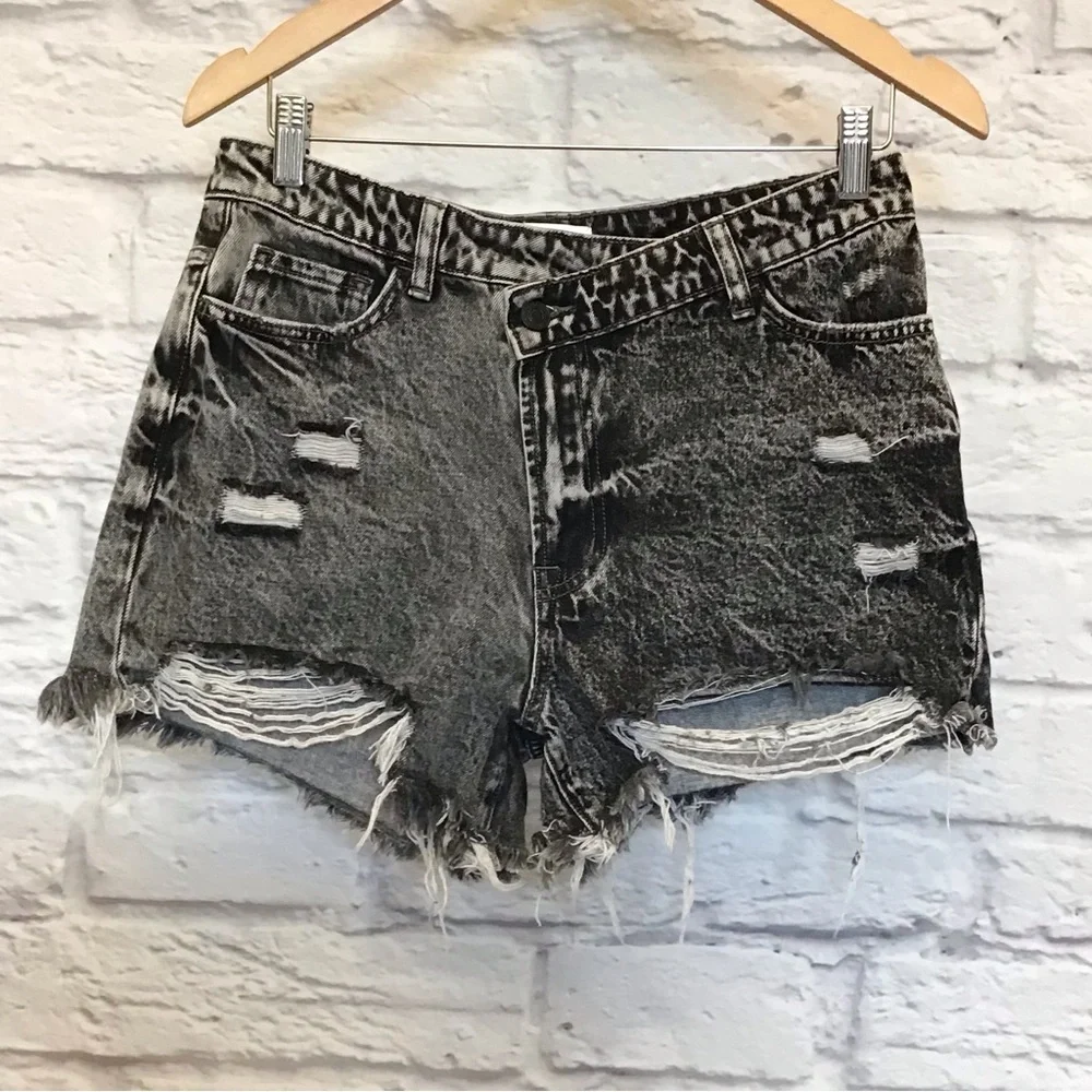 Vervet Med High Rise Crossover Denim Shorts Black Acid Wash Women’s Distressed